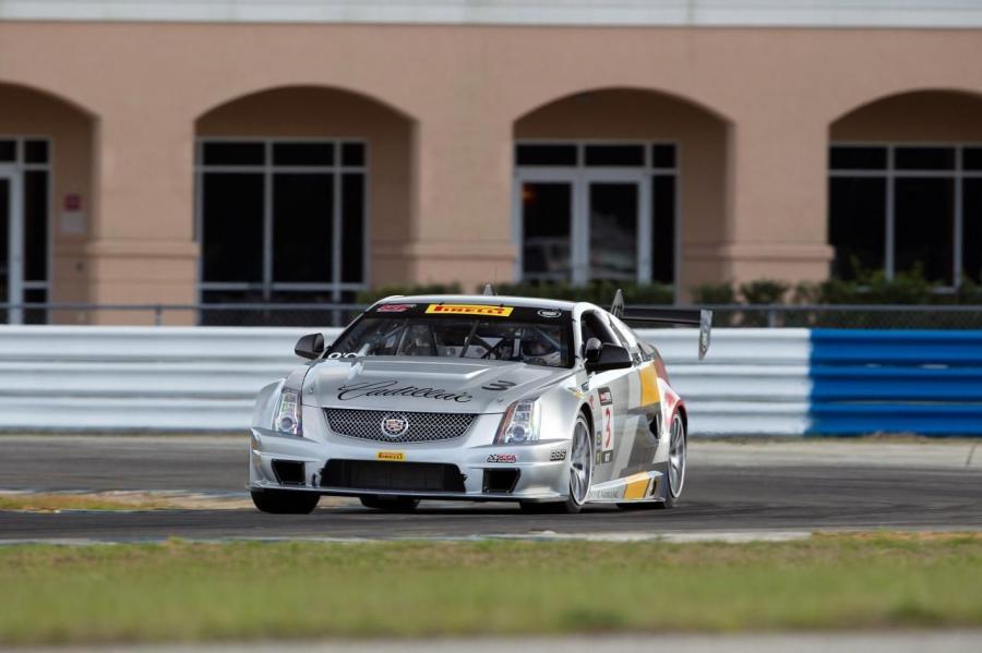  Cadillac CTS-V Coupe Race Car 2011 года  (фото 43 из 46)